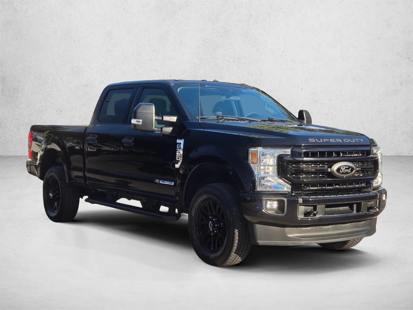 2022 Ford F-350 XLT photo 3