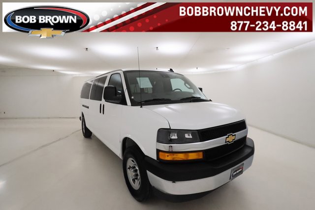 2024 Chevrolet Express Passenger LT's photo