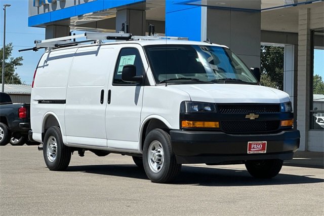 2025 Chevrolet Express Cargo 2500 photo 2