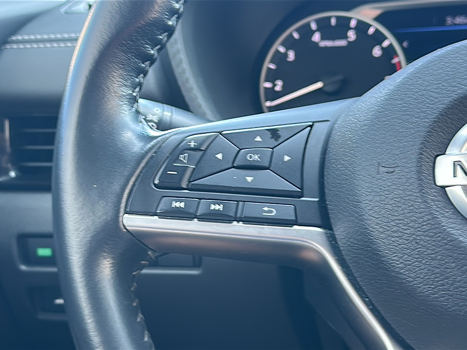 2022 Nissan Sentra SV photo 14