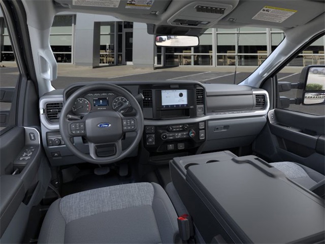 2025 Ford F-350 XLT photo 9