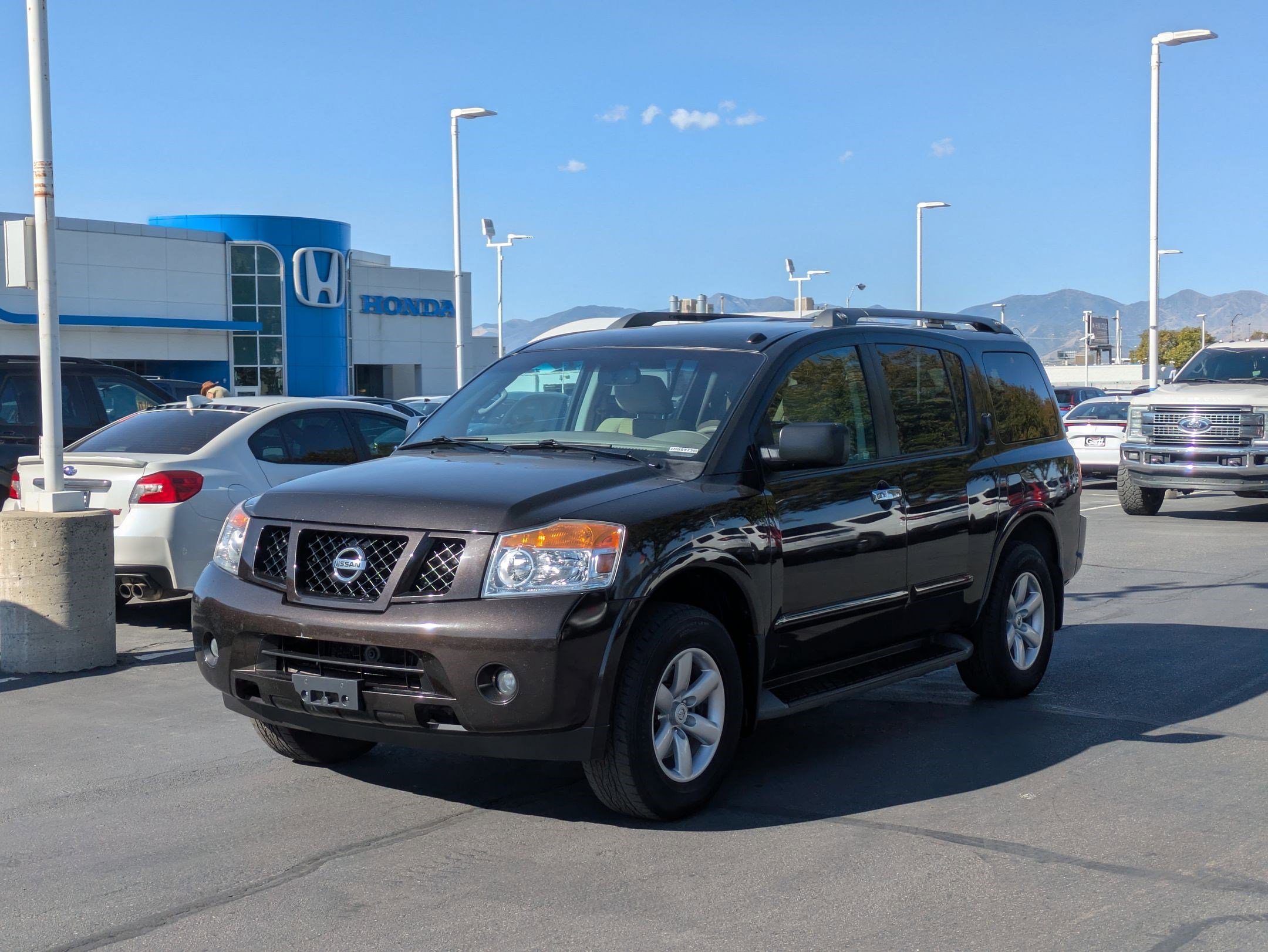 2015 Nissan Armada SV photo 4