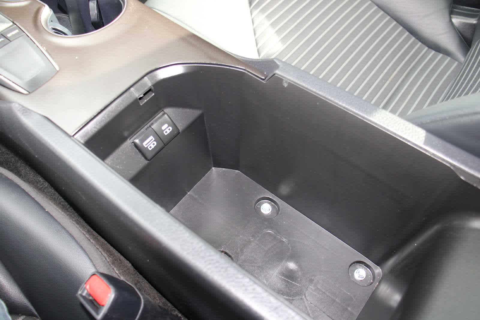 2024 Toyota Camry SE photo 32