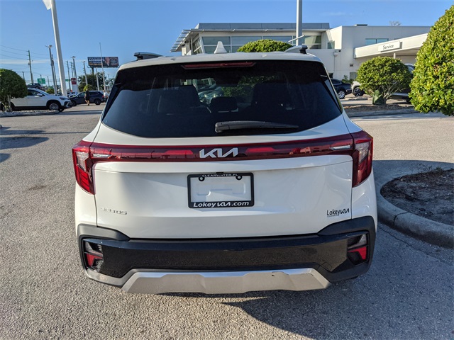 2024 Kia Seltos EX photo 3