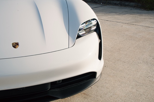 2023 Porsche Taycan Base photo 4