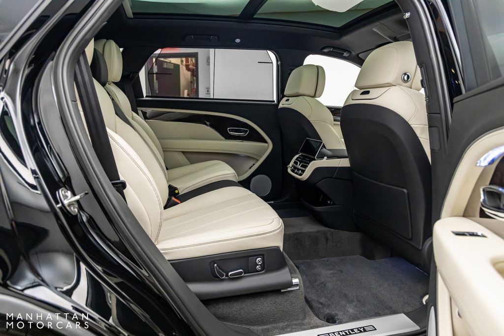 2024 Bentley Bentayga EWB photo 24