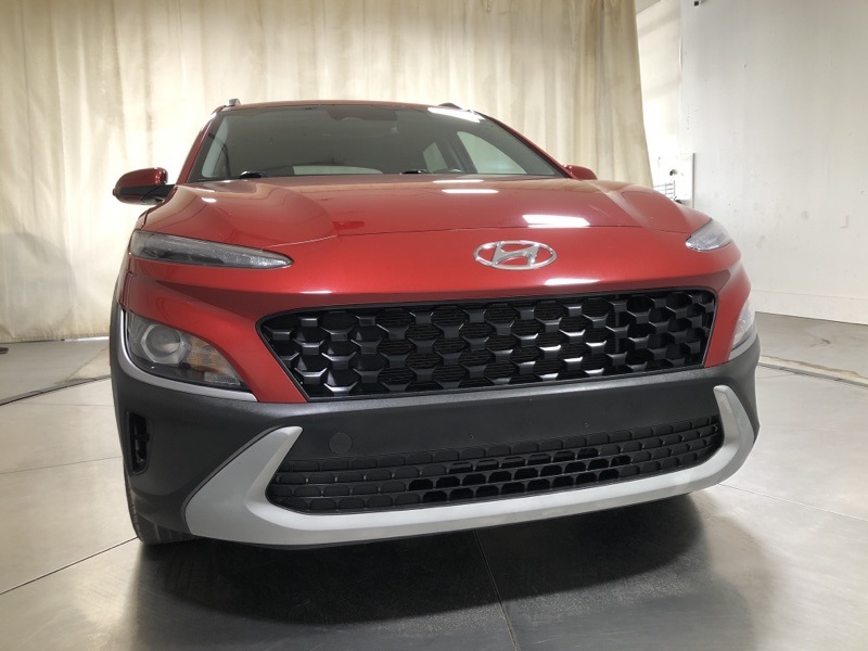 2022 Hyundai Kona SEL photo 2