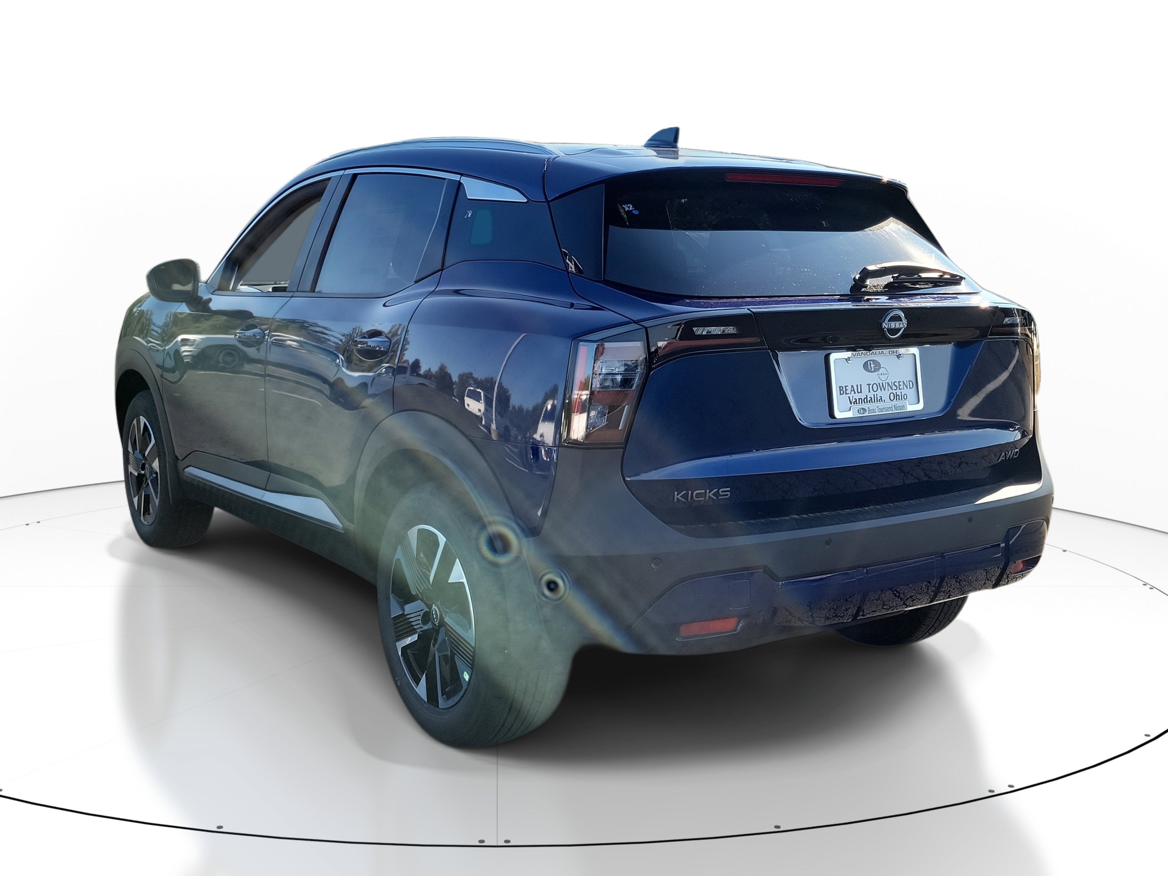 2026 Nissan Kicks SV photo 3