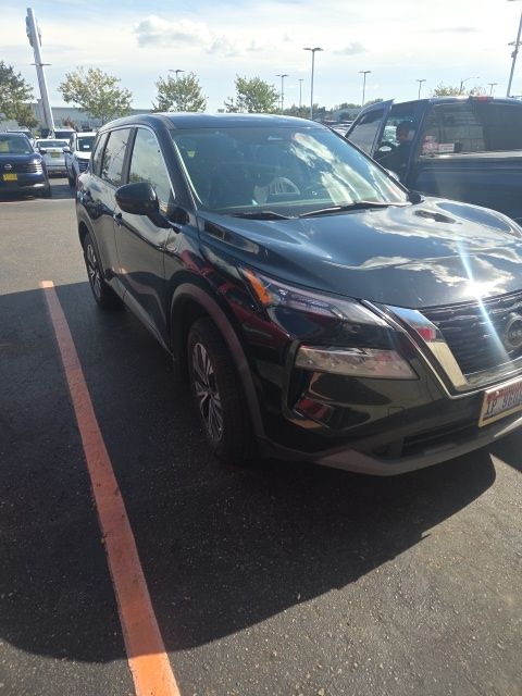 2023 Nissan Rogue SV photo 2