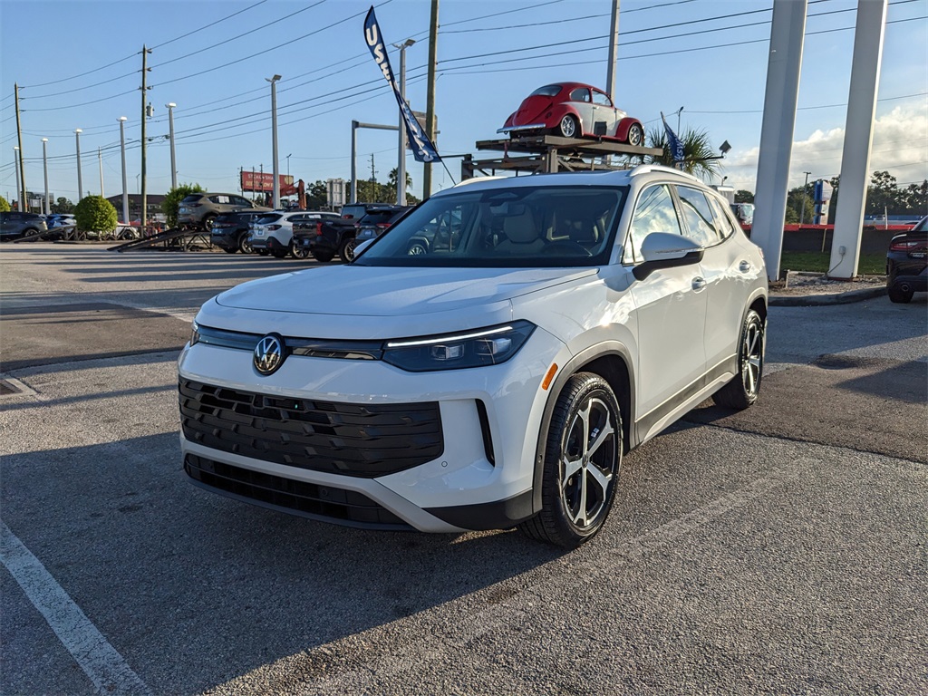 2025 Volkswagen Tiguan SE photo 3