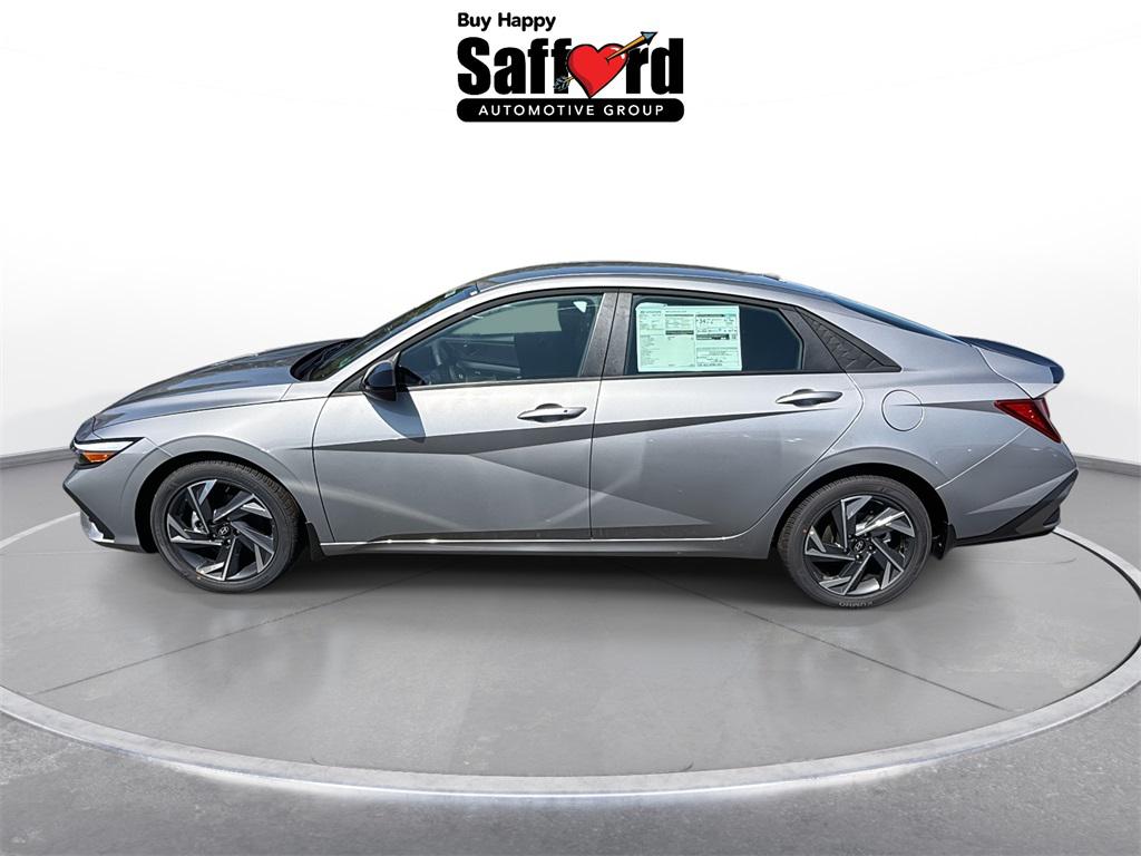 2025 Hyundai Elantra SEL Sport photo 4