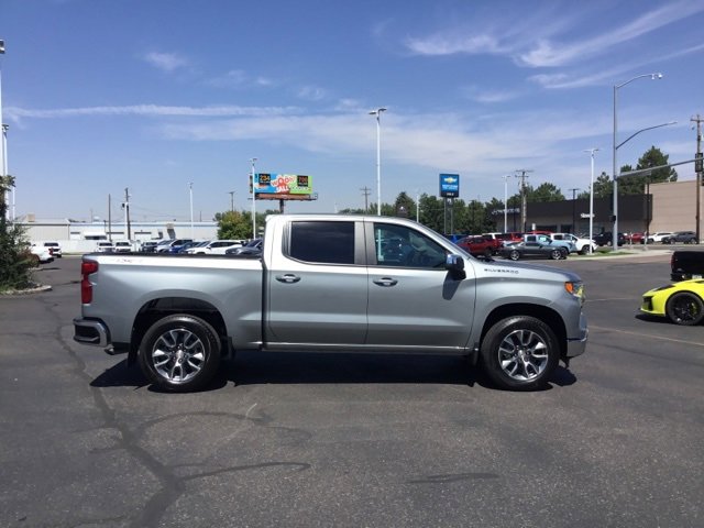2026 Chevrolet Silverado 1500 LT photo 2