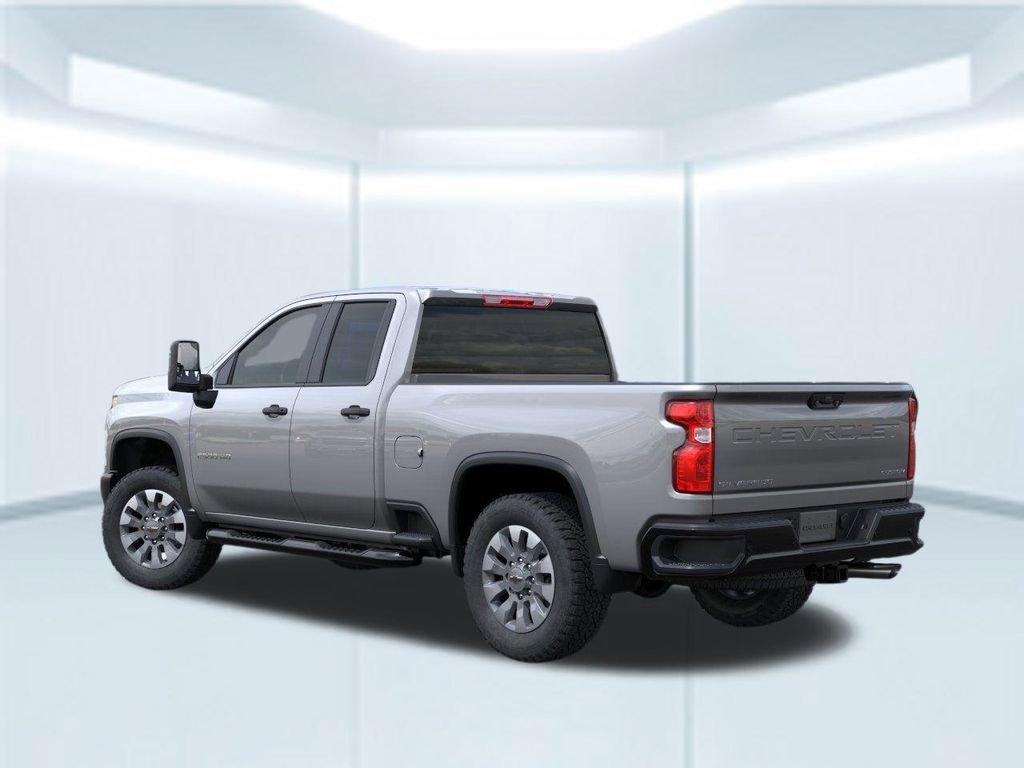 2026 Chevrolet Silverado 2500HD Custom photo 2