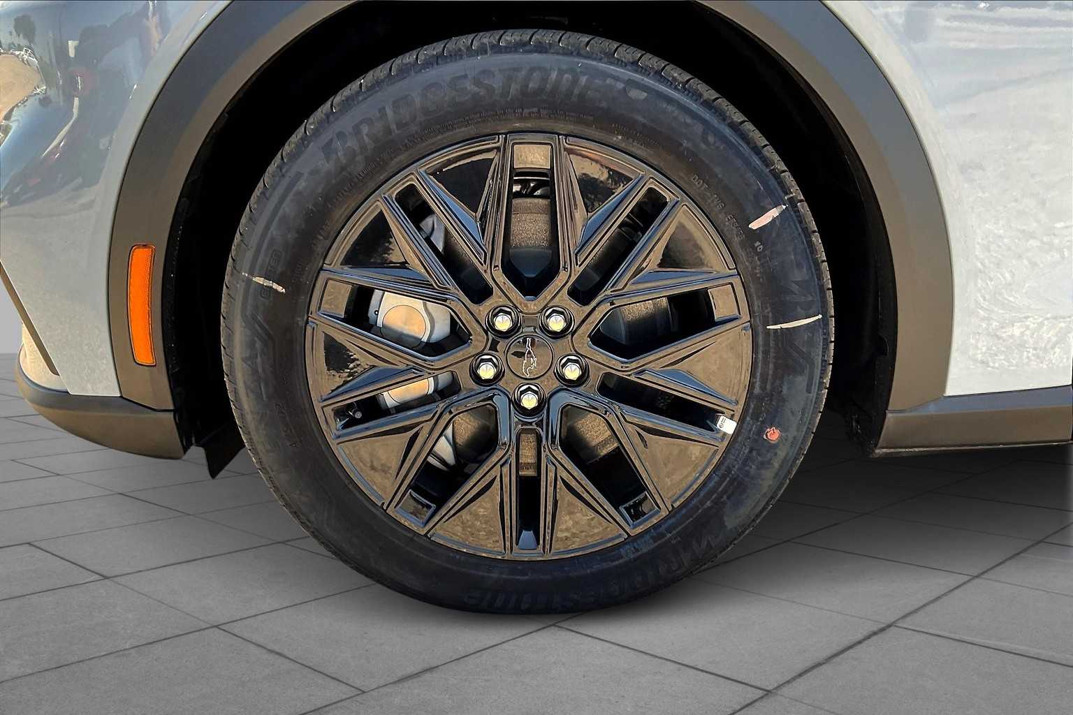 2025 Ford Mustang Mach-E Select photo 11