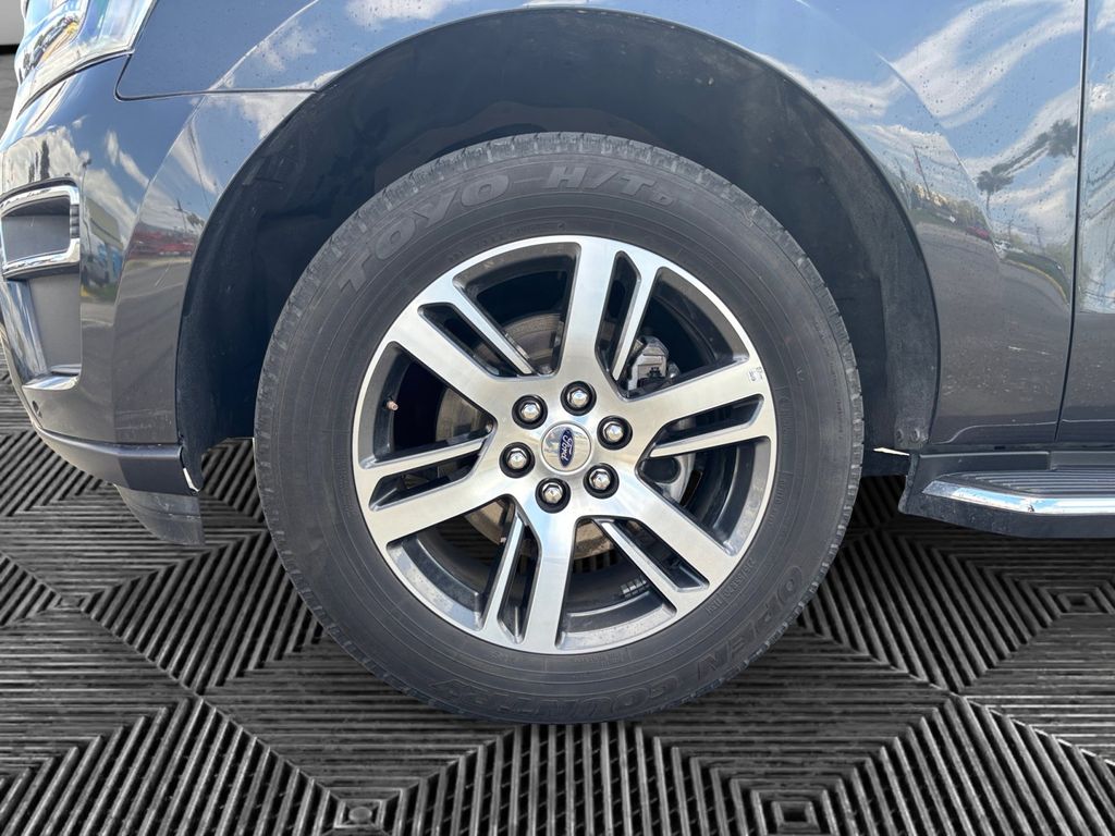 2023 Ford Expedition MAX Limited photo 28
