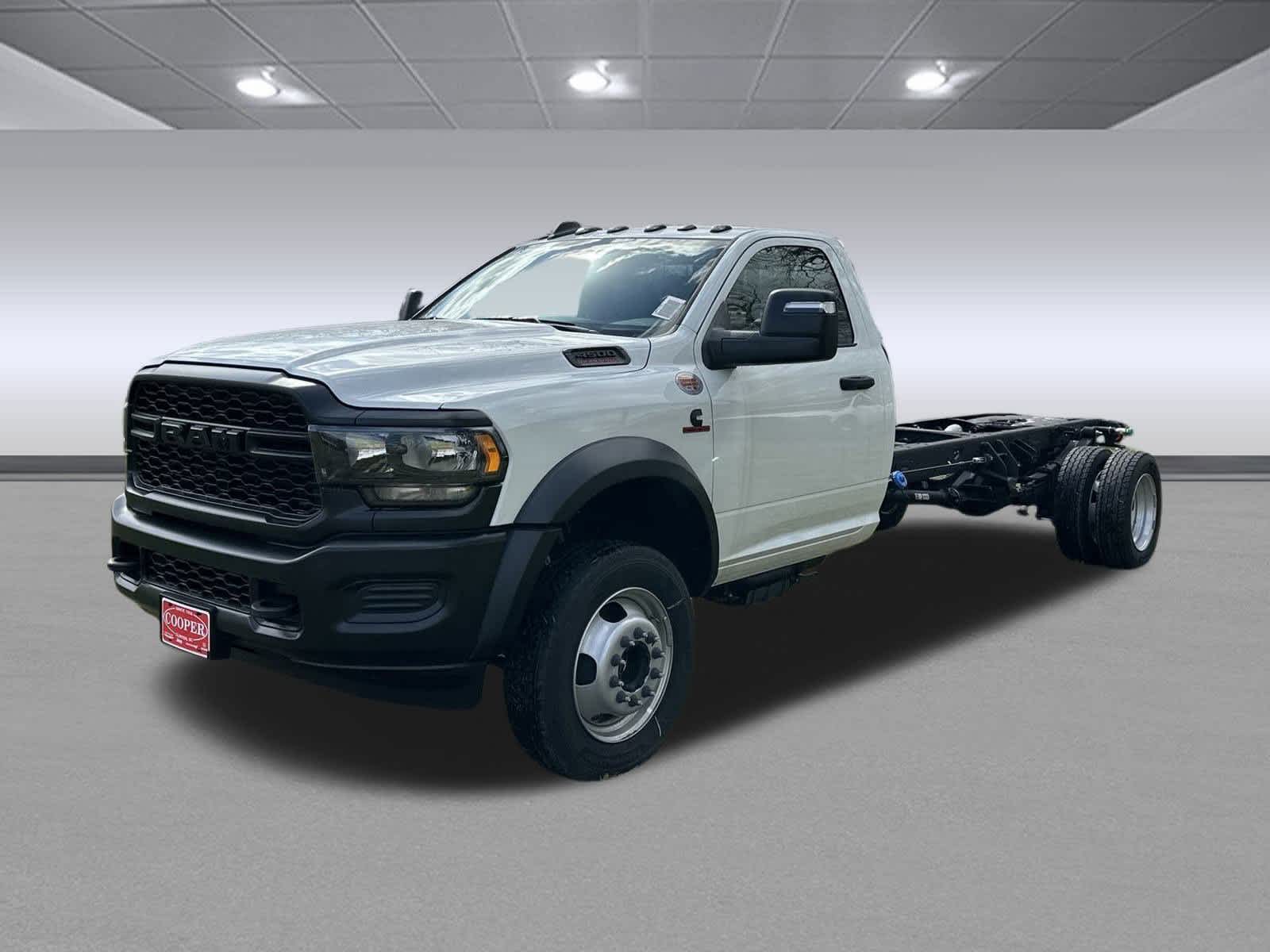 2024 Ram 4500 SLT photo 3