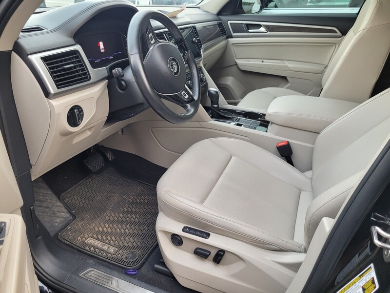 2019 Volkswagen Atlas SEL photo 4