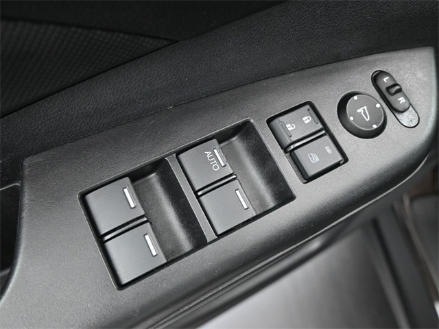 2015 Honda CR-V LX photo 13