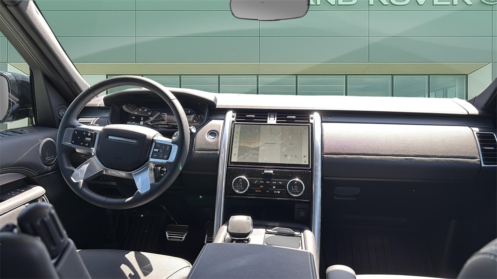 2024 Land Rover Discovery SE photo 14