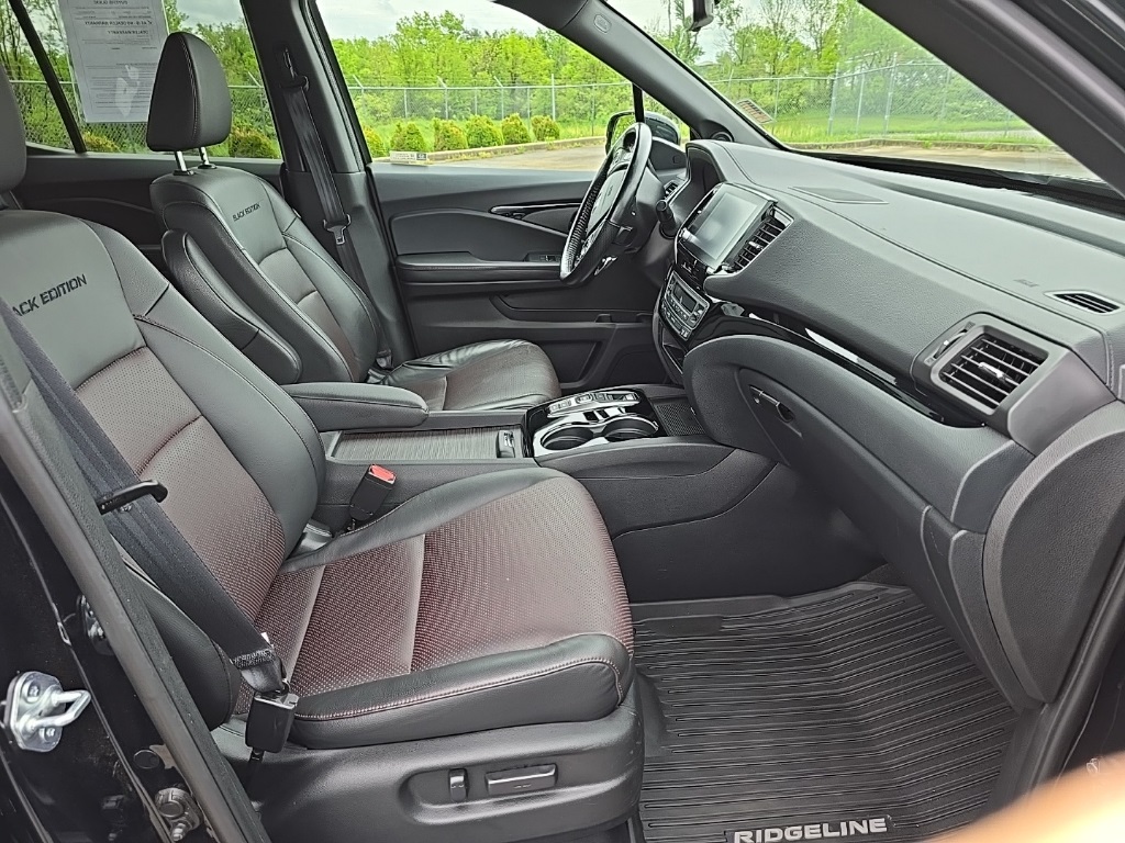 2022 Honda Ridgeline Black Edition photo 13
