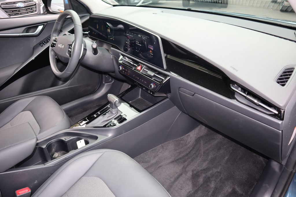 2024 Kia Niro EX photo 21