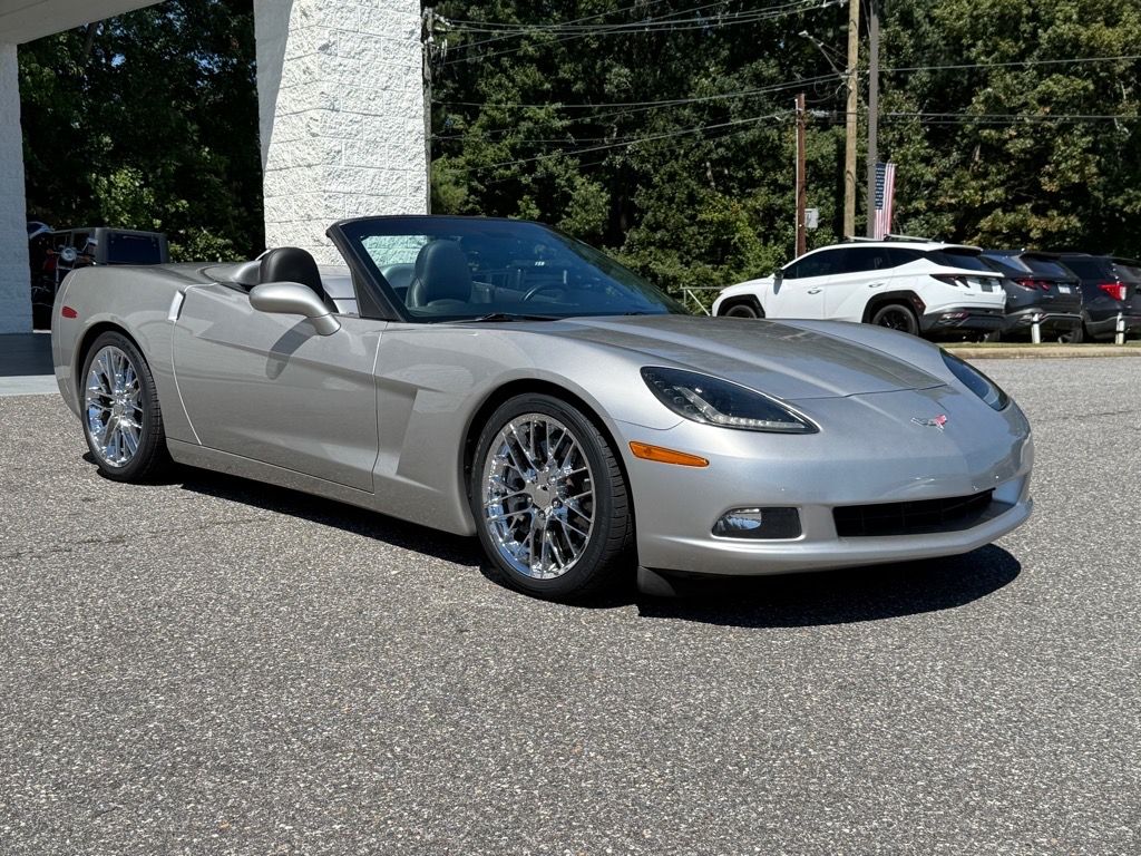 2005 Chevrolet Corvette Base photo 21