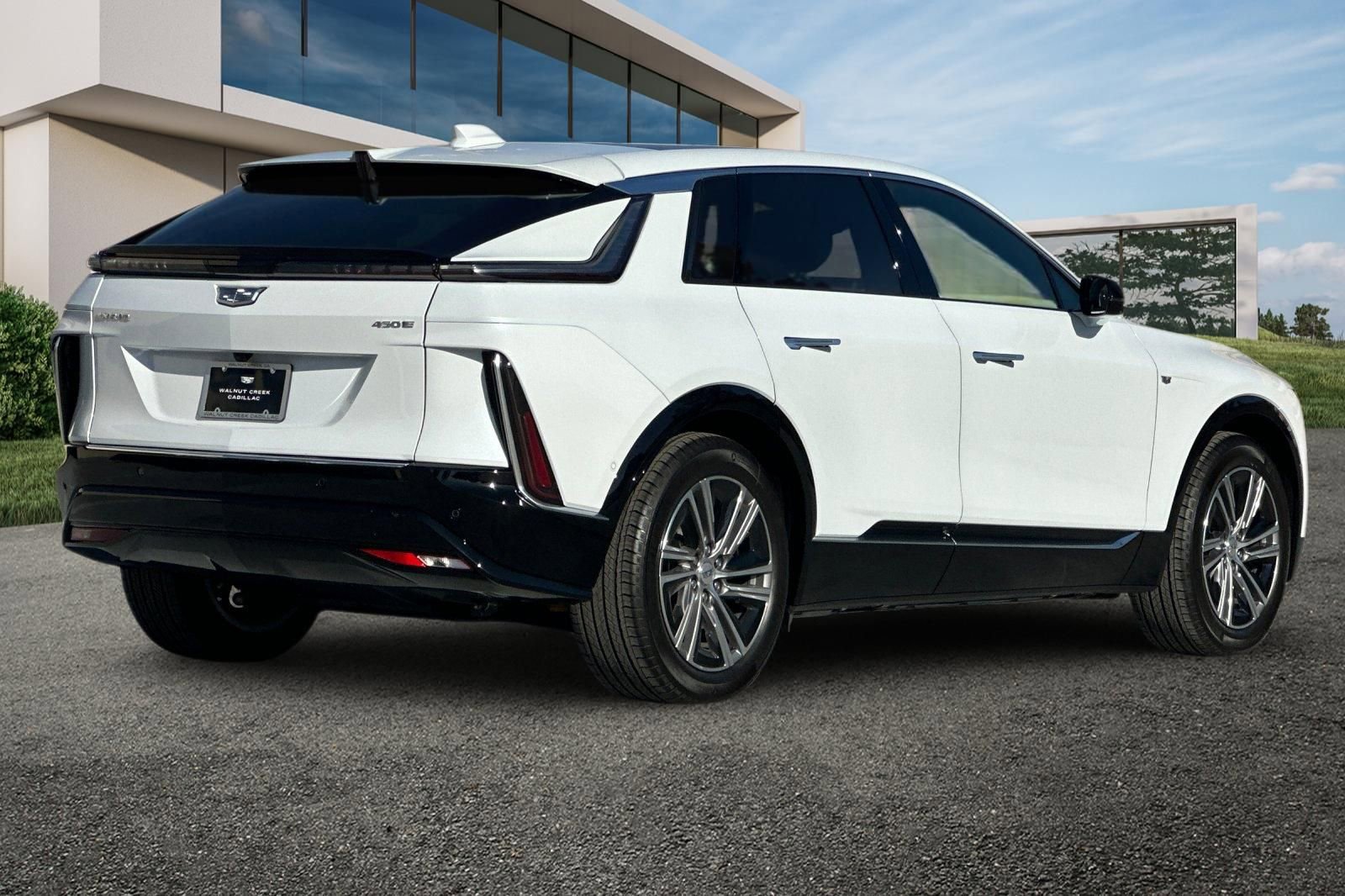 2026 Cadillac Lyriq Luxury photo 2