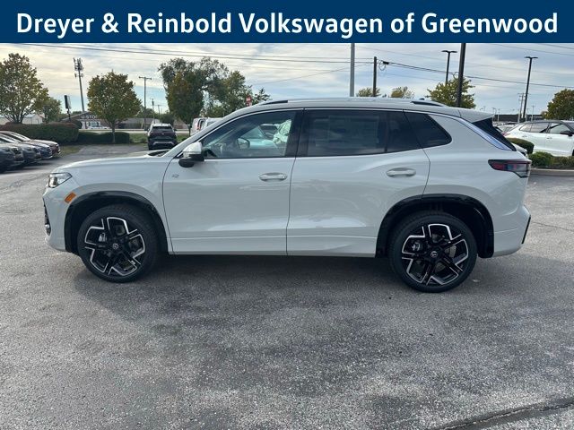 2026 Volkswagen Tiguan SEL R-Line photo 4