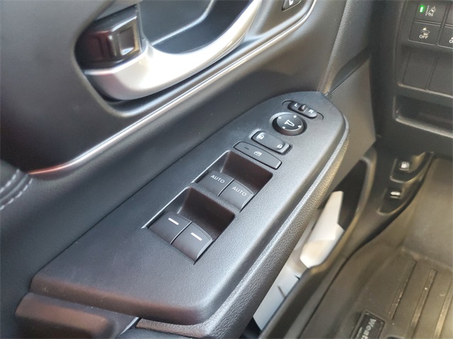 2019 Honda CR-V Touring photo 29