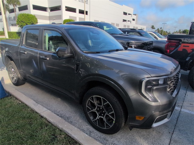 2025 Ford Maverick Lariat photo 2