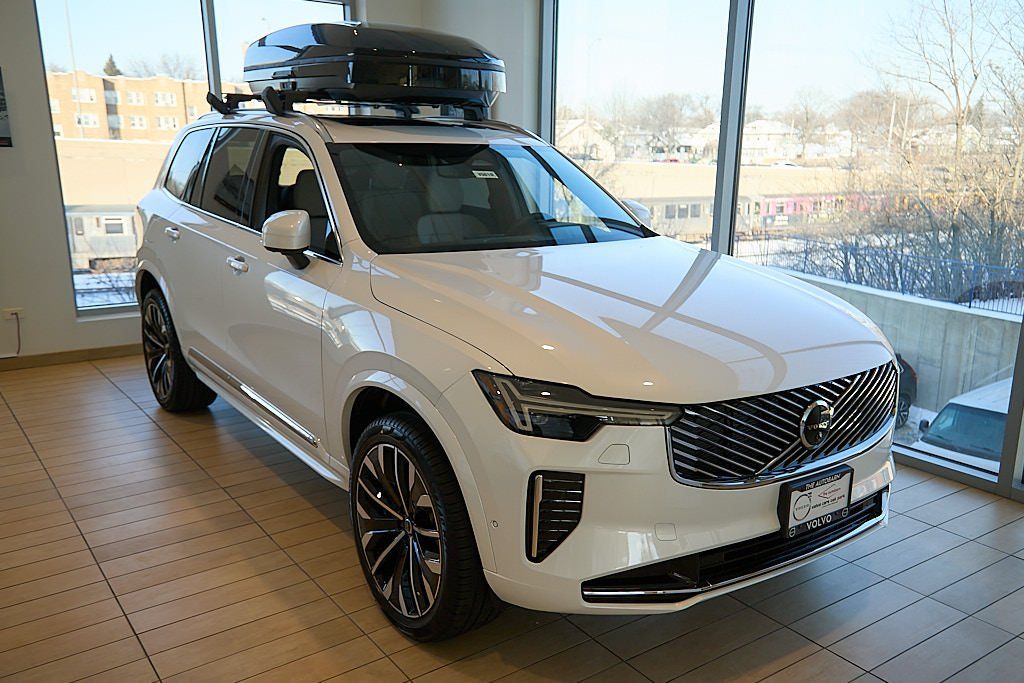 2026 VOLVO XC90 - Image 2