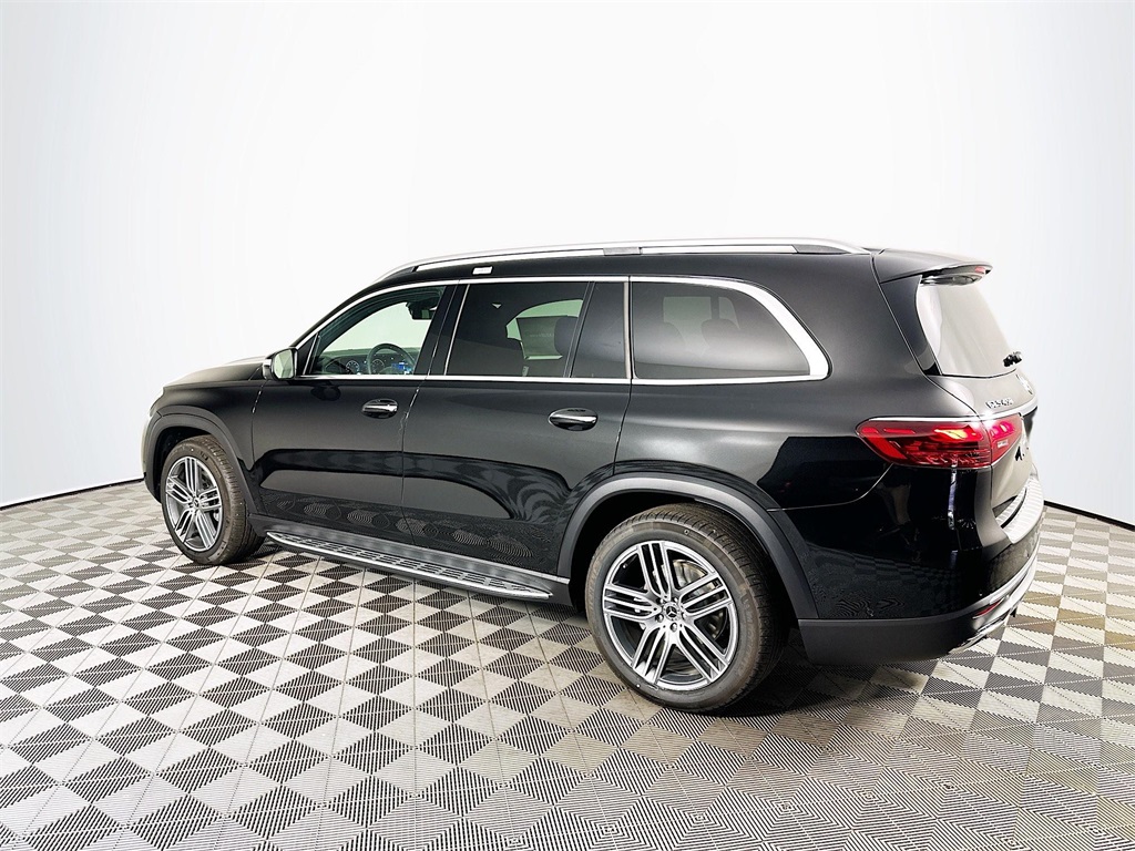 2025 Mercedes Benz GLS 450 4MATIC photo 4