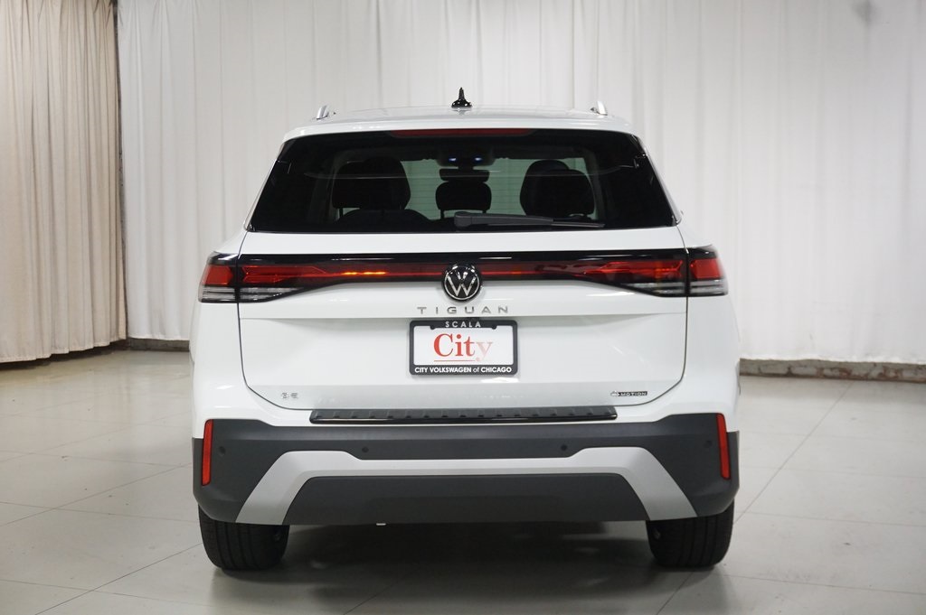 2025 Volkswagen Tiguan SE photo 3