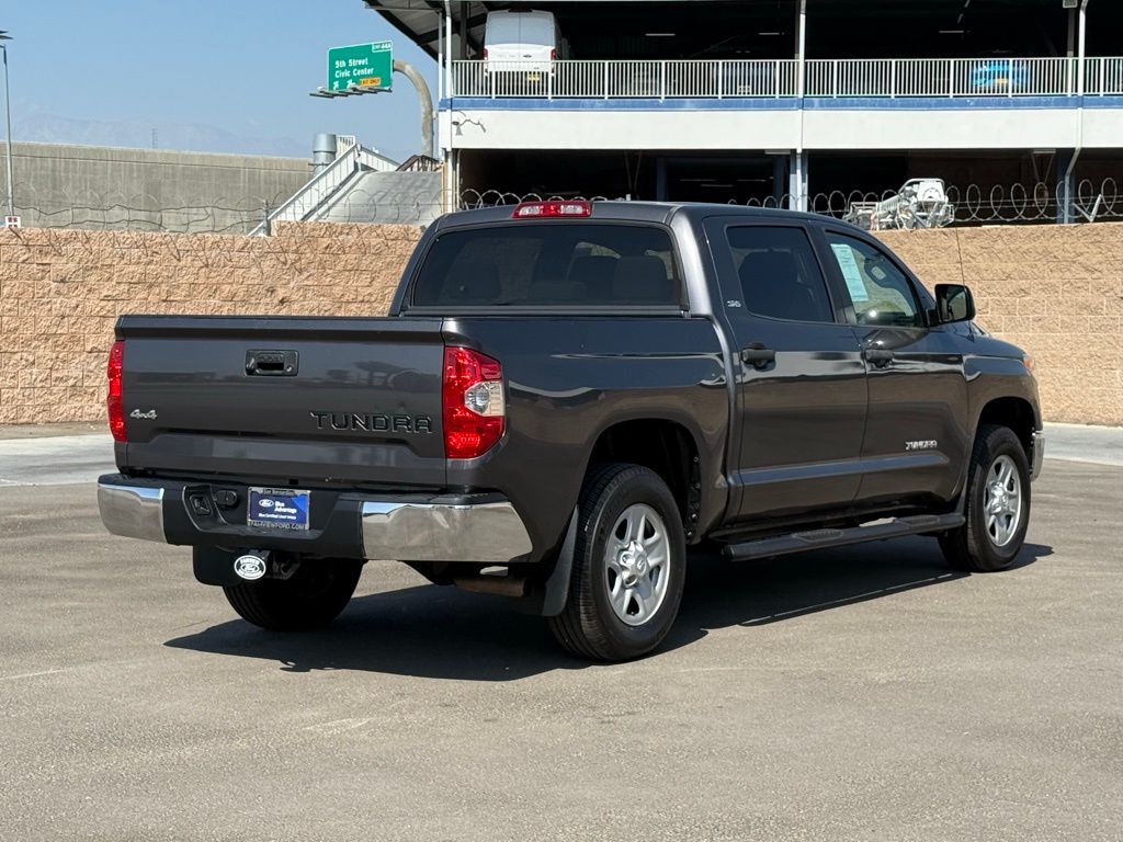 2017 Toyota Tundra SR5 photo 4