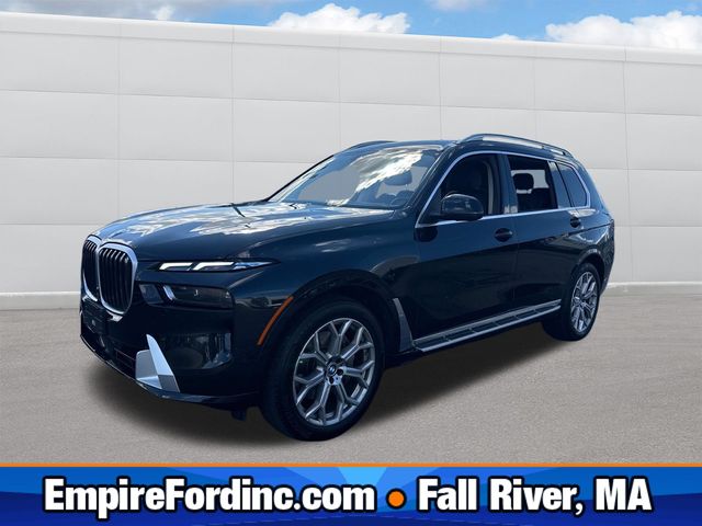 2025 BMW X7 40i's photo
