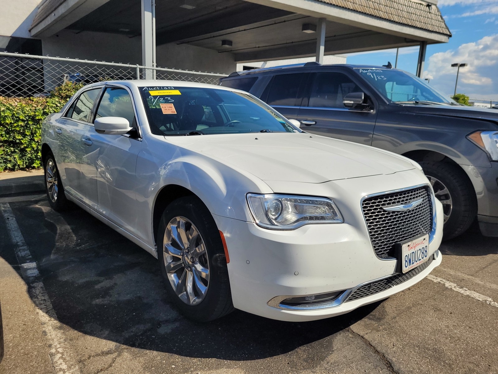 2021 Chrysler 300 Touring photo 3