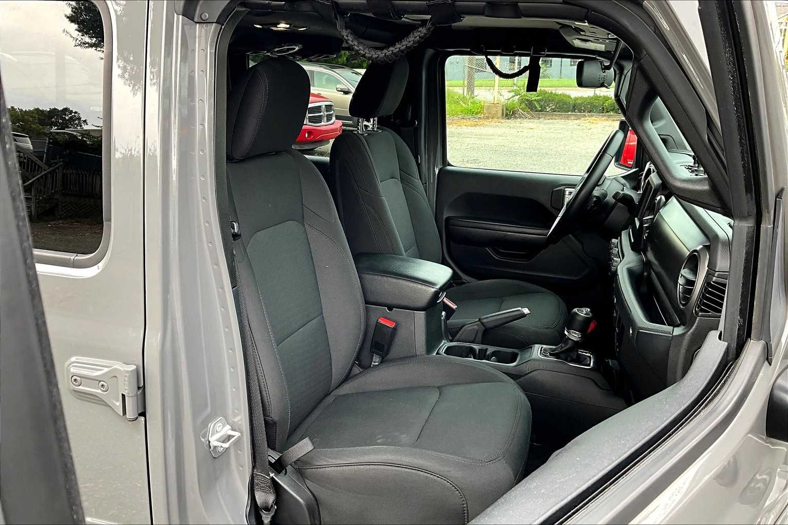 2021 Jeep Gladiator Willys photo 8