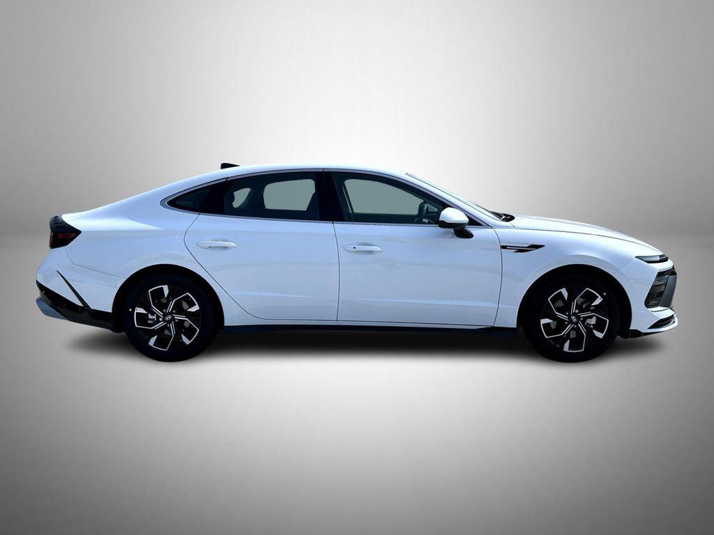 2025 Hyundai Sonata SEL photo 4