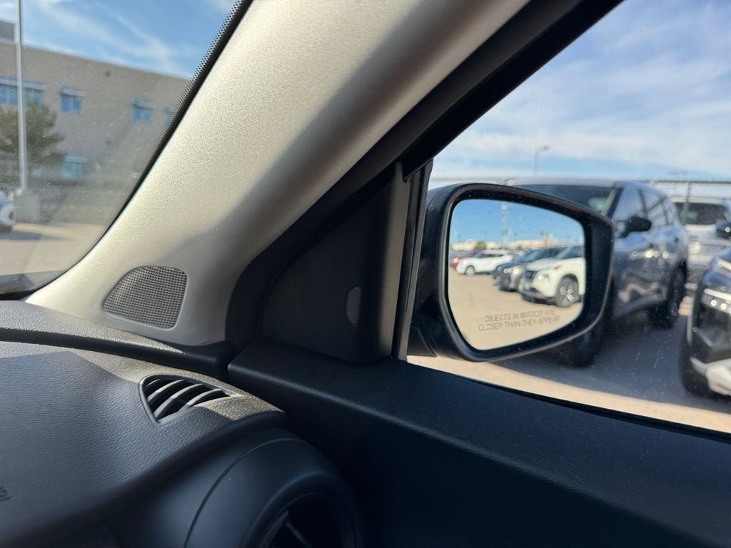 2025 Nissan Kicks Play S photo 26