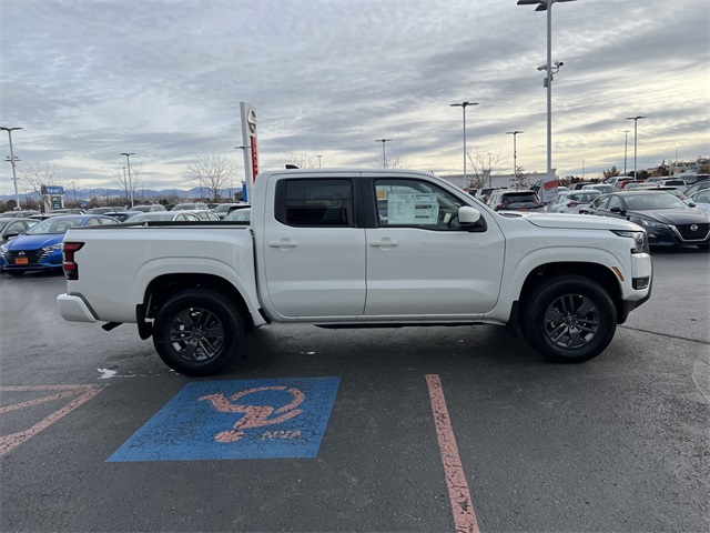 2025 Nissan Frontier SV photo 4