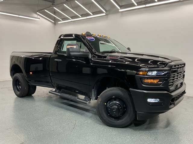 2026 Ram 3500 Tradesman photo 2