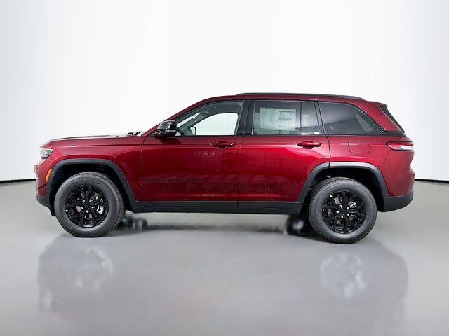 2025 Jeep Grand Cherokee Laredo Altitude photo 4