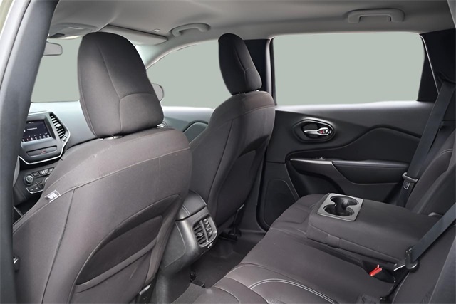2019 Jeep Cherokee Latitude photo 4