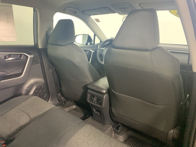 2021 Toyota RAV4 Hybrid XLE photo 25