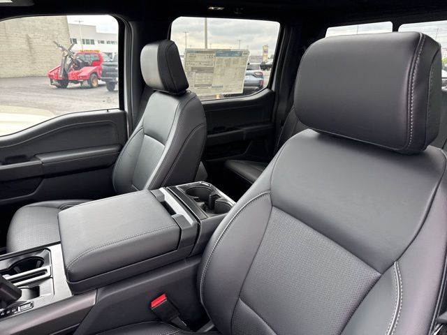 2025 Ford F-150 Lariat photo 4