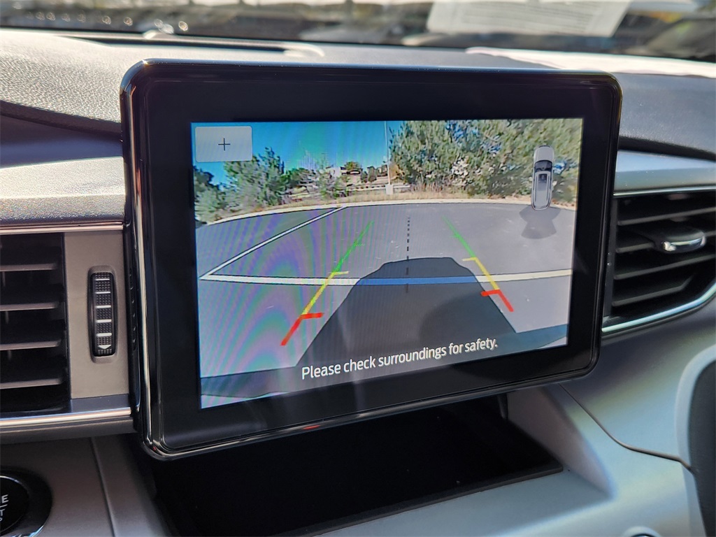 2023 Ford Explorer XLT photo 24