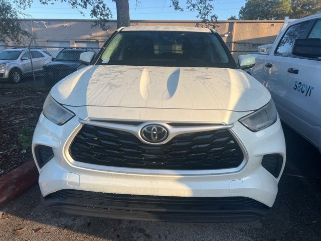 2021 Toyota Highlander L photo 2