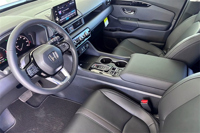 2025 Honda Pilot Touring photo 6