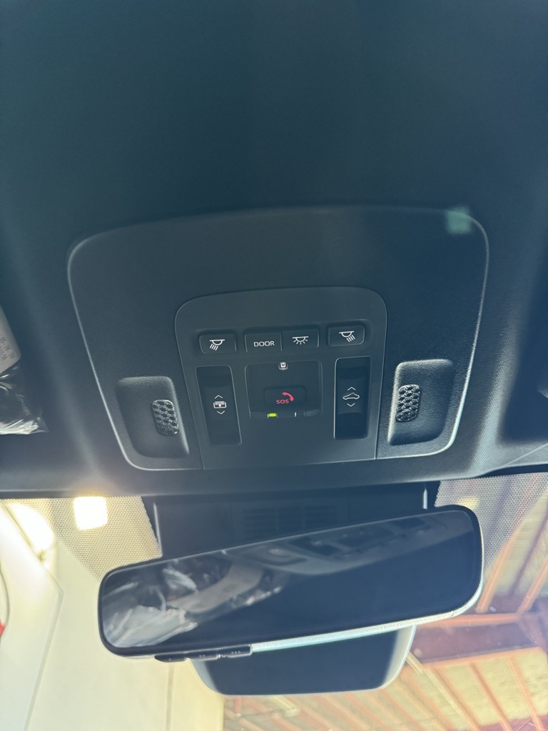 2025 Toyota Camry photo 36