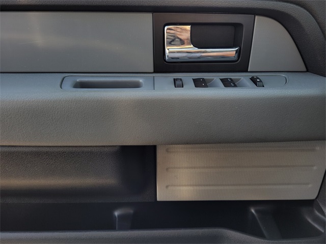 2013 Ford F-150 XLT photo 23